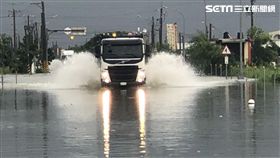 嘉義縣水上鄉台1線八掌溪橋277k+639~277k+943 預警性封閉。（圖／翻攝畫面）