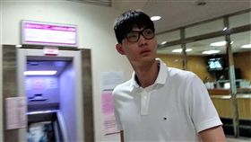 被控性侵　球星周伯勳北檢出庭SBL台啤籃球隊員周伯勳遭控性侵，台北地檢署22日下午傳周伯勳出庭，釐清案情。中央社記者王揚宇攝　107年5月22日