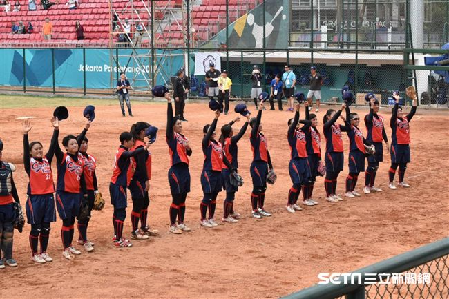 亞運女壘擊敗中國進軍金牌戰。圖／記者王怡翔攝