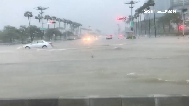豪雨轉大豪雨凌晨發　地方批反應不及