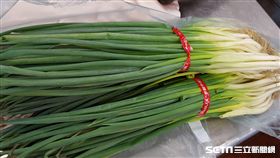 台北市衛生局今（2018）年7月生鮮蔬果（含茶葉）殘留農藥抽驗結果發現，台北市信義區天成飯店的南部蔥違規。（圖／台北市衛生局提供）