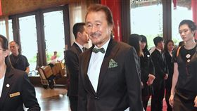 施明德出席紀念黃信介90誕辰音樂會「向黃信介先生致敬－紀念黃信介90誕辰音樂會」24日下午在台北圓山大飯店舉行，前民進黨主席施明德出席，向民主前輩致敬。中央社記者王飛華攝　107年8月24日