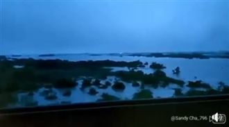 婦怨沒雨台鐵不開　她貼「海景」打臉
