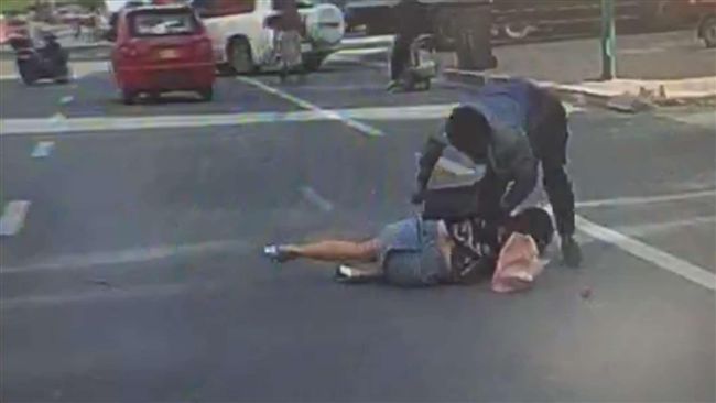男狂捅女子十幾刀　逃跑後被火車撞死