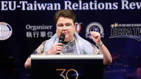 台歐盟關係30年回顧與前瞻論壇開幕「台歐盟關係30年回顧與前瞻」論壇9日在台北香格里拉遠東國際大飯店舉行，由歐洲經貿辦事處處長馬澤璉（Madeleine Majorenko）主持開幕並致詞。中央社記者鄭傑文攝　107年5月9日