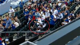 尖銳斷棒飛向幼童！霸氣老爹神招化解
MLB,斷棒,哈波,危險,爸爸
翻攝自推特