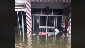 東石鄉淹水及頸　鄉民：誰來幫我們