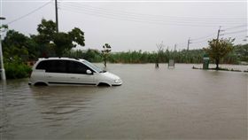 豪雨,台南,安佃派出所,淹水,車子（圖／翻攝畫面）