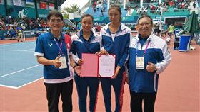 體育署長高俊雄（左起）、詹詠然、詹皓晴及中華奧會主席林鴻道。（圖／中華奧會提供）