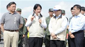 行政院長賴清德25日下午台南市三爺溪排水勘災。（圖／翻攝臉書）