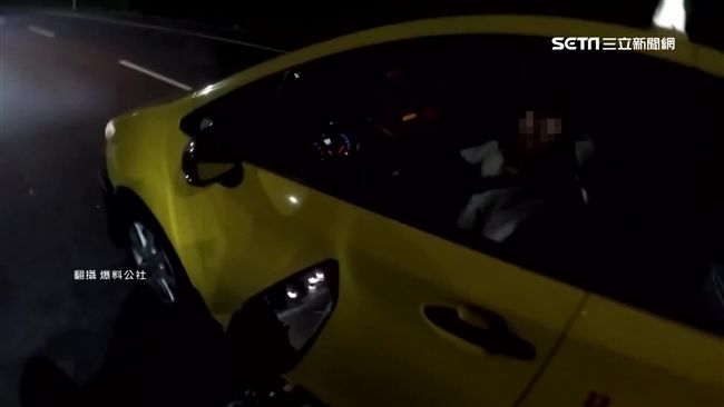 運將急煞逼車還狂嗆　結果下場好慘…