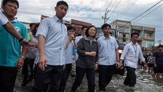 勘災挨批　小英：怕委曲就不要當總統