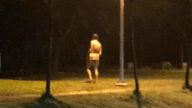 農曆七月裸男出沒！竟然邊閒逛邊摸鳥