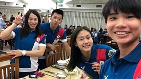 金牌3缼1，就差戴資穎（右）。（圖／翻攝自戴資穎IG）