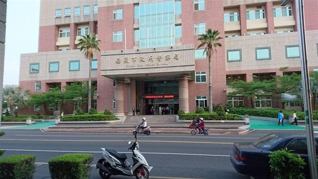 警壓力大購毒遭自己人逮捕　免職處分