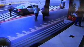 板橋,板橋稅捐處,股長,美工刀,新北市（翻攝畫面）