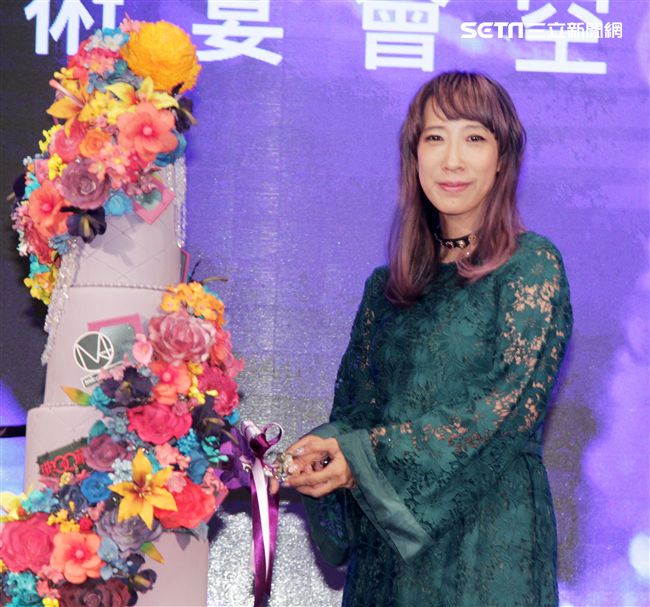 國際知名攝影藝術家、導演蜷川實花在台打造藝術品等級的宴會空間。（記者邱榮吉/攝影）