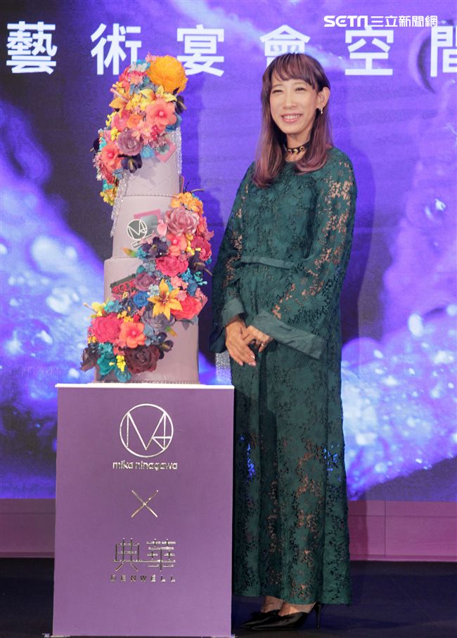 國際知名攝影藝術家、導演蜷川實花在台打造藝術品等級的宴會空間。（記者邱榮吉/攝影）