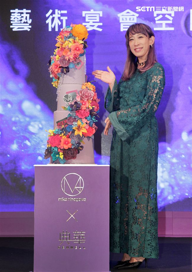 國際知名攝影藝術家、導演蜷川實花在台打造藝術品等級的宴會空間。（記者邱榮吉/攝影）