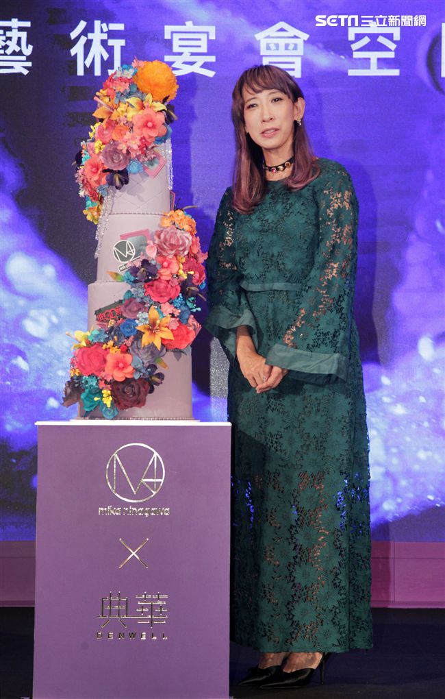 國際知名攝影藝術家、導演蜷川實花在台打造藝術品等級的宴會空間。（記者邱榮吉/攝影）