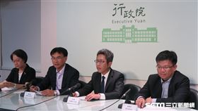 行政院27日召開穩定物價小組工作會議，行政院副發言人丁允恭、農委會副主委陳吉仲、經濟部次長曾文生等召開會後記者會。（圖／記者盧素梅攝）