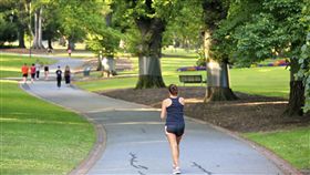 ▲健走,慢跑。（示意圖／攝影者Alex Proimos, flickr CC License）
https://www.flickr.com/photos/proimos/6768109257/