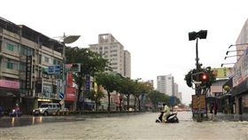 高雄市,勞工局,勞工,雇主,速食店,比薩店,外送
圖／翻攝許立明臉書