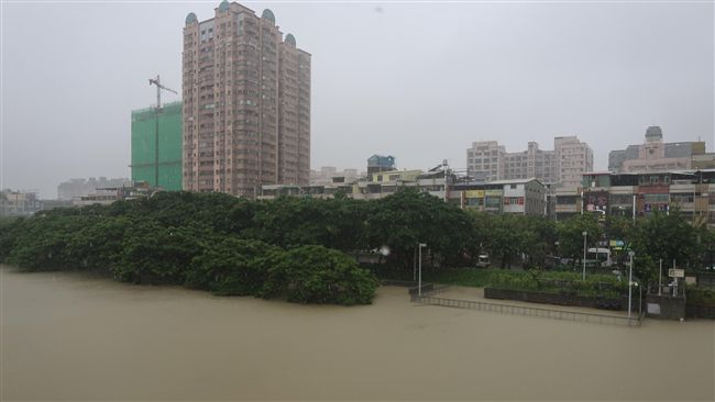 開上國道才知停班課！民：該被表揚？