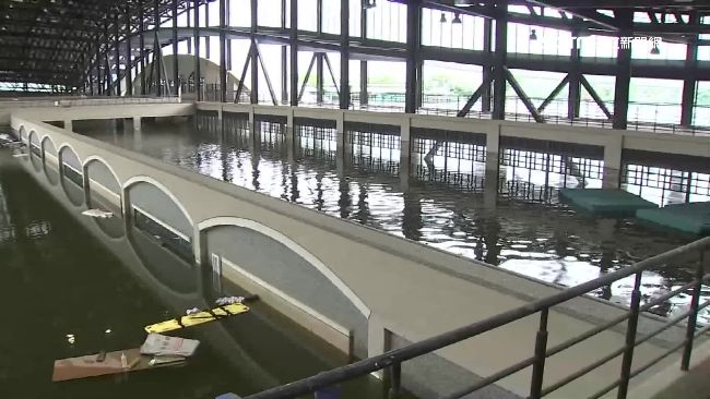 大學淹成「泳池」！政府急出動抽水機