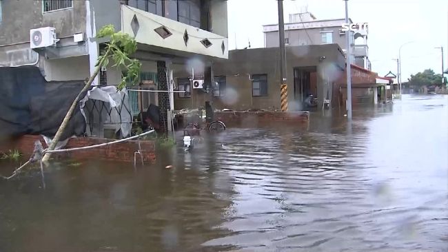 掌潭積水不退！居民怨：我要丟雞蛋了