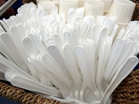 免洗湯匙,塑膠湯匙,餐具, 示意圖／Pixabay
