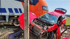 波蘭,火車,駕照,路考,監考官(圖/翻攝自太陽報)