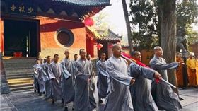 少林寺掛五星旗