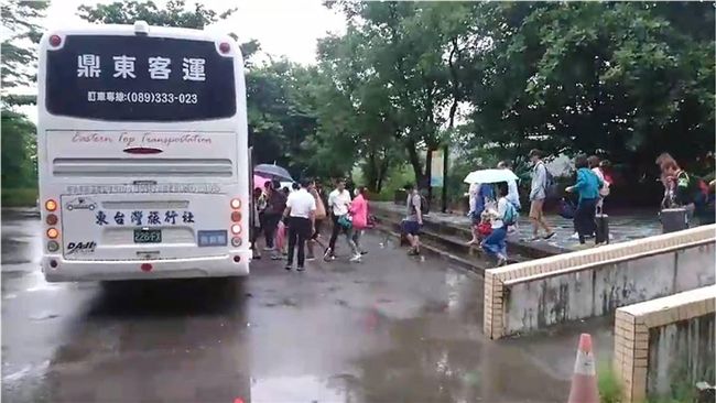 枋野=加祿土石流　旅客改以公車接駁