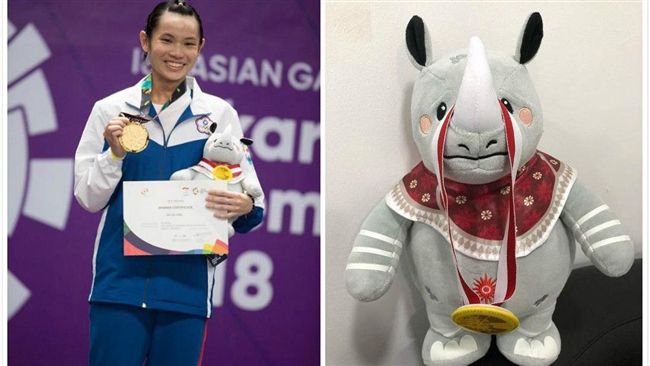 卡娃依！戴資穎奪金獎牌掛在犀牛上