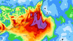 氣象達人彭啟明說，第21號颱風燕子縱使颱風不來台灣，但外圍環流如何牽動台灣附近的天氣，是關注焦點。圖／擷自彭啟明臉書