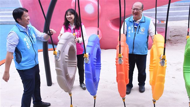 百年泳池變身兒童戲砂池　注入新生命