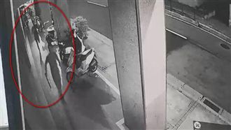 惡煞搭小黃攔車　砸車砍人遭反擊