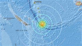 太平洋海嘯警報中心（Pacific Tsunami Warning Center）指出，南太平洋的法屬領地新喀里多尼亞（New Caledonia）附近今日發生規模7的海底淺層強震。（圖／翻攝自推特）