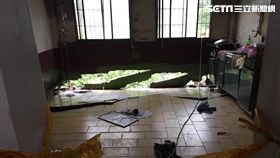 燕巢7戶民宅地基裸露 　警緊急封鎖疏散17名住戶
翻攝畫面