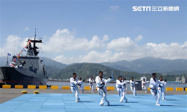 海軍陸戰隊莒拳道隊深藏不露各個都是武功高手。（記者邱榮吉/攝影）