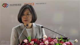 總統蔡英文29日出席「2018智慧顯示與觸控及智慧製造與監控辨識聯合展覽」開幕暨頒獎典禮。（圖／記者盧素梅攝）