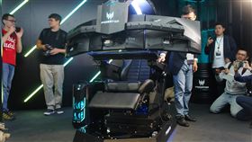 宏碁體感電競椅亮相 售價逾1萬美元電腦品牌廠宏碁29日在德國柏林發表下半年新產品，最大亮點是Predator Thronos電競椅，可隨著遊戲產生高強度衝擊和震動，售價1萬美元（約新台幣30.7萬元）起，堪稱宏碁旗下最貴的電競周邊產品。中央社記者吳家豪柏林攝 107年8月29日