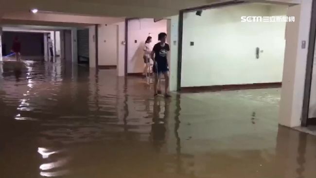 地下室滅頂！居民怒控新大樓釀禍