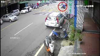 臨停買早餐遭盯上　賊敲破車窗竊財物