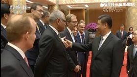 習近平會見外國企業家中美貿易戰升溫之際，中共總書記習近平21日在北京會見多家跨國企業負責人，除了批評貿易保護主義，習近平並趁機宣揚一帶一路戰略，強調為國內外企業家投資創業營造更加寬鬆有序的環境。（央視網）中央社　107年6月22日