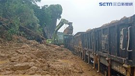 〈臺鐵簡訊〉8月30日05:00加祿=枋野間(K11 150)發生土石崩落，造成路線不通，目前預估09:00搶通，即時起請高雄、花蓮運務段於枋寮、大武間啟動公路接駁／台鐵提供