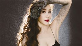 蕭薔,慈善年曆（圖／蕭薔工作室提供）