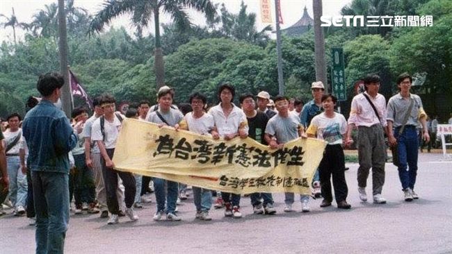 用生命愛孩子！老照片看年輕的楊偉中