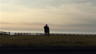 楊偉中擁愛女入框　網友：這一幕好美